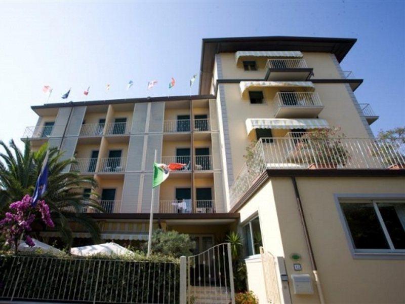 Hotel Riva Lido di Camaiore Kültér fotó
