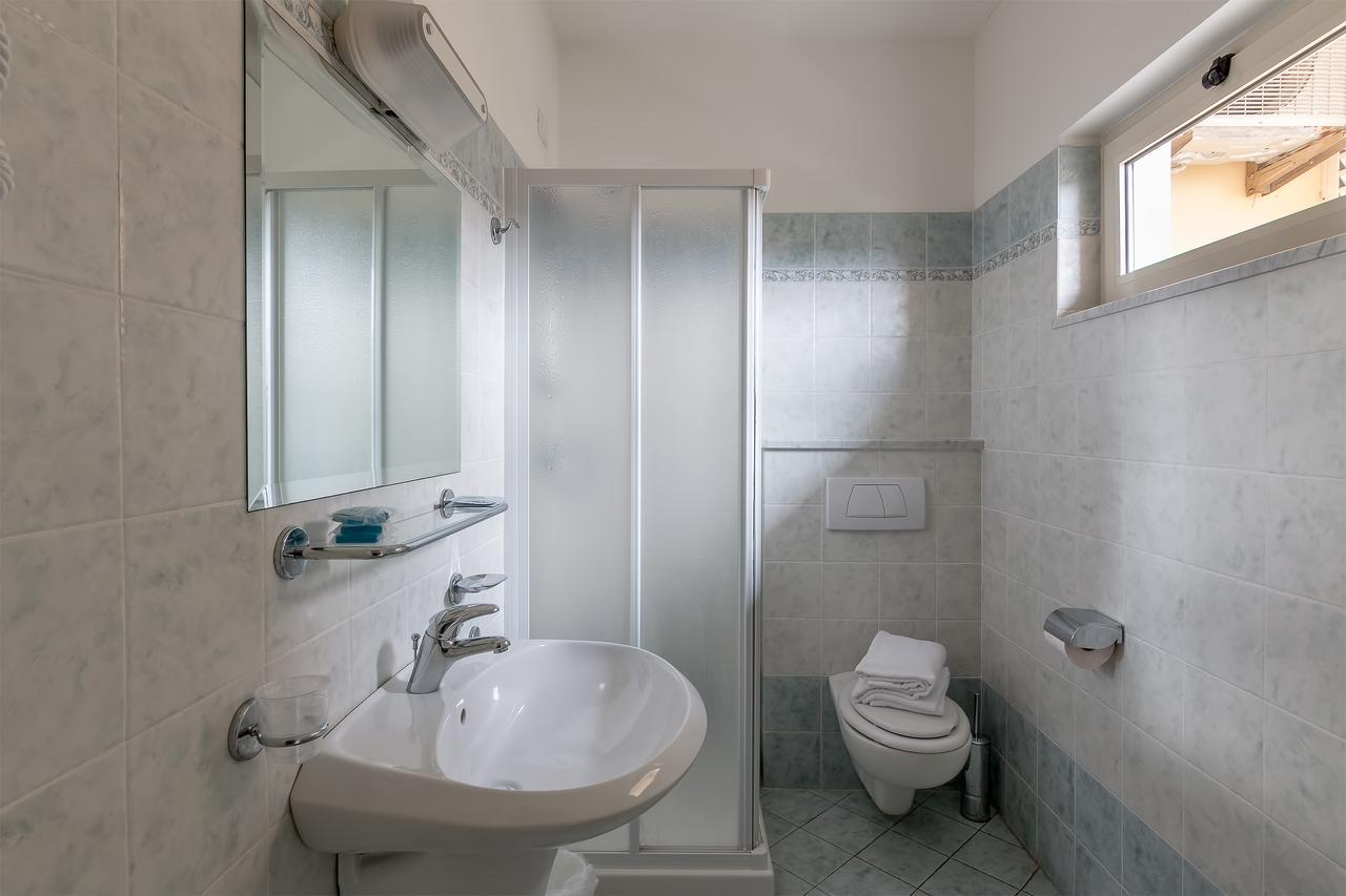 Hotel Riva Lido di Camaiore Kültér fotó