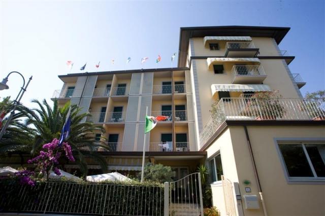 Hotel Riva Lido di Camaiore Kültér fotó